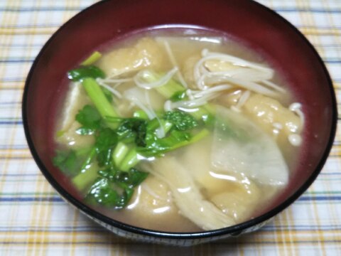 大根と油揚げとえのきとセリの味噌汁☆